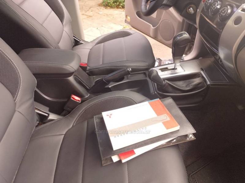 MITSUBISHI - PAJERO DAKAR - 2013/2013 - Dourada - R$ 115.000,00