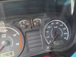 TROLLER - T4 - 2010/2010 - Amarela - R$ 108.000,00