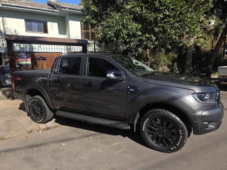 FORD - RANGER - 2023/2023 - Cinza - R$ 192.000,00