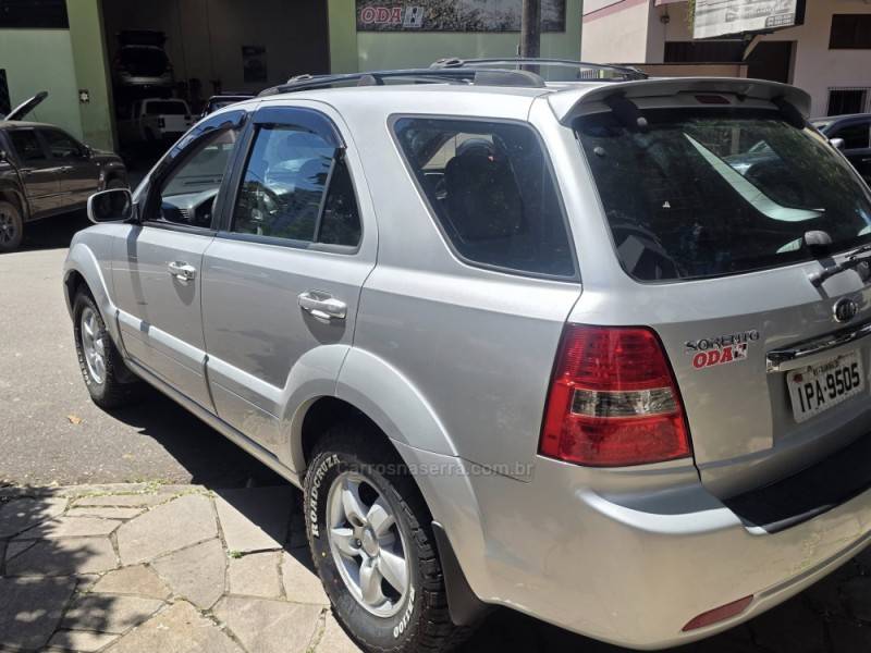 KIA MOTORS - SORENTO - 2008/2008 - Prata - R$ 54.000,00