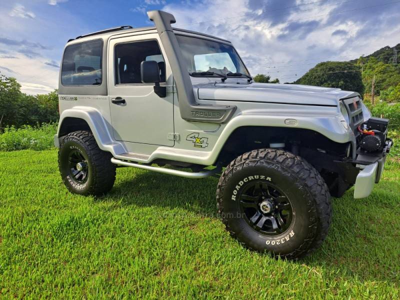 TROLLER - T4 - 2013/2013 - Prata - R$ 116.000,00