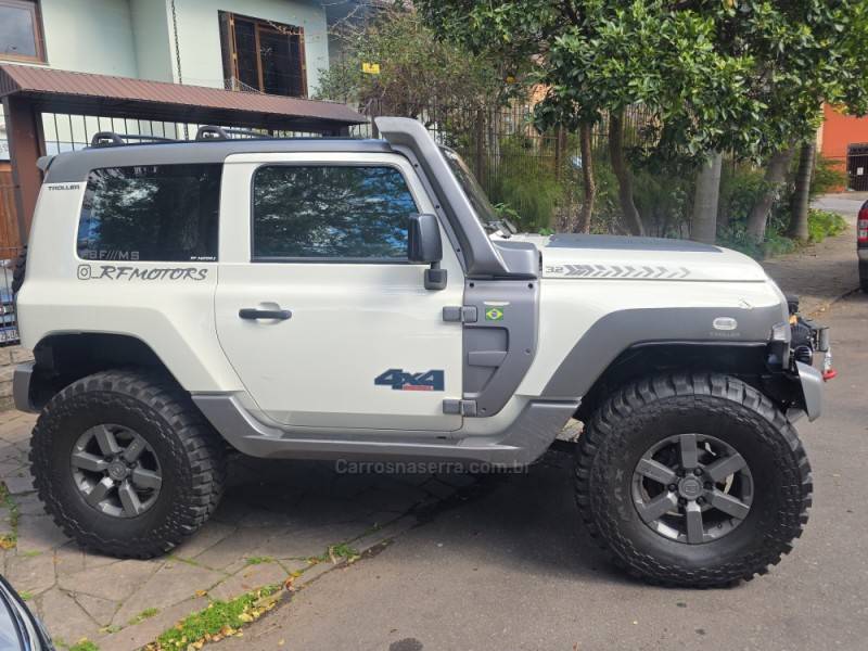 TROLLER - T4 - 2015/2015 - Branca - R$ 178.000,00