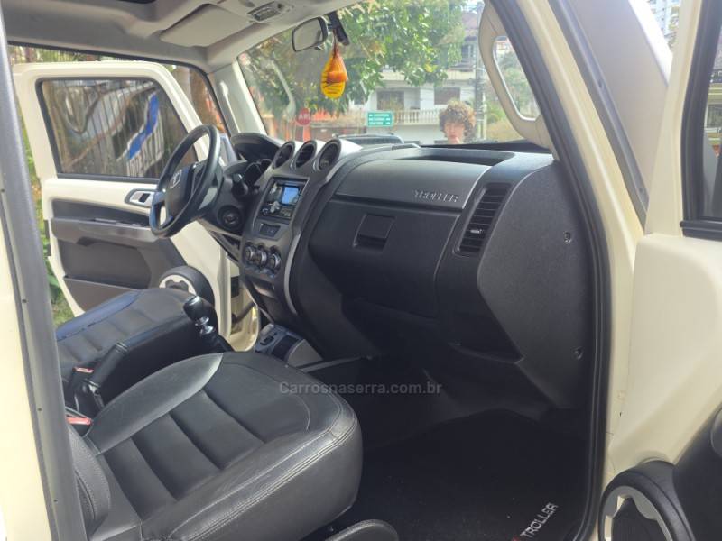 TROLLER - T4 - 2015/2015 - Branca - R$ 178.000,00