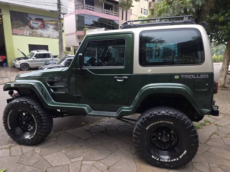 TROLLER - T4 - 2012/2012 - Verde - R$ 115.000,00