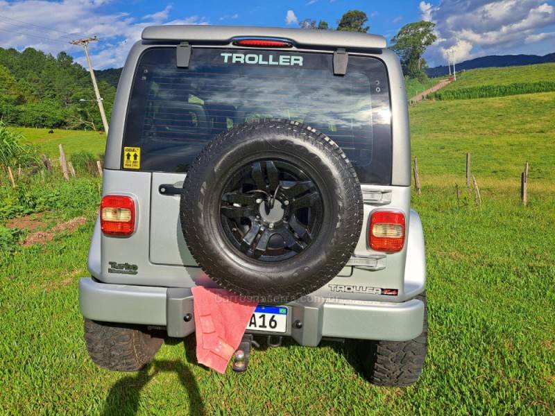 TROLLER - T4 - 2013/2013 - Prata - R$ 116.000,00