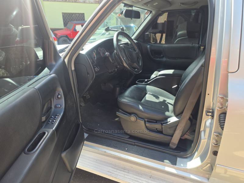 FORD - RANGER - 2012/2011 - Prata - R$ 77.000,00