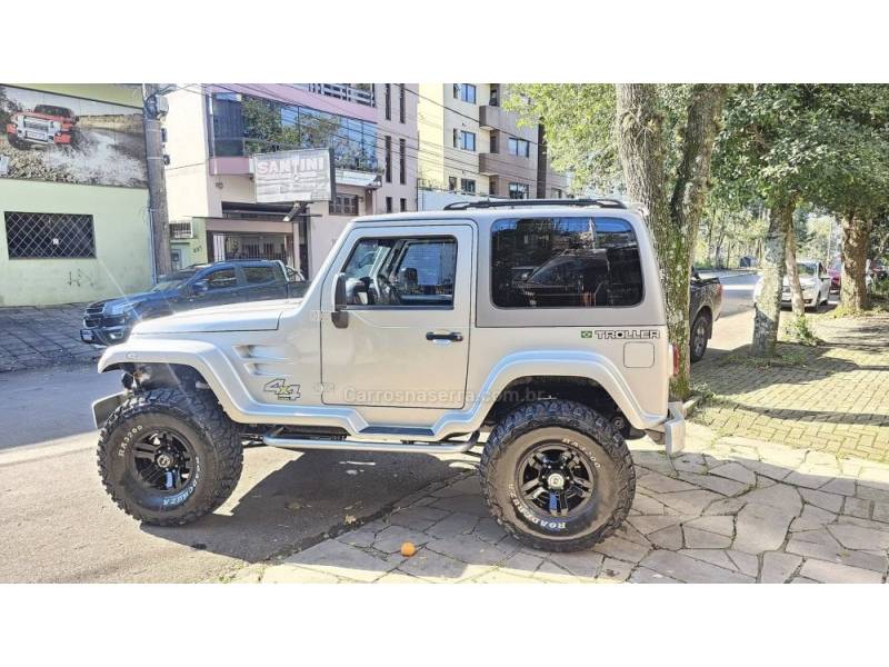 TROLLER - T4 - 2013/2013 - Prata - R$ 116.000,00