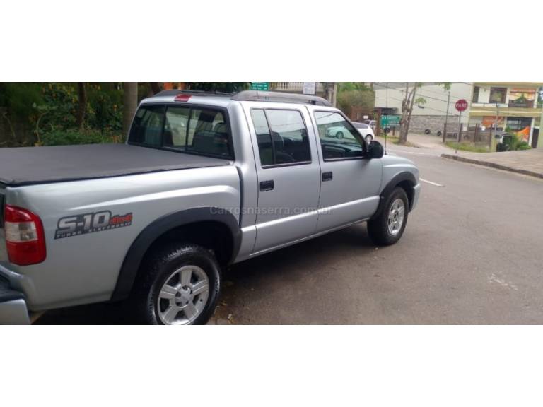 CHEVROLET - S10 - 2010/2011 - Prata - R$ 73.000,00